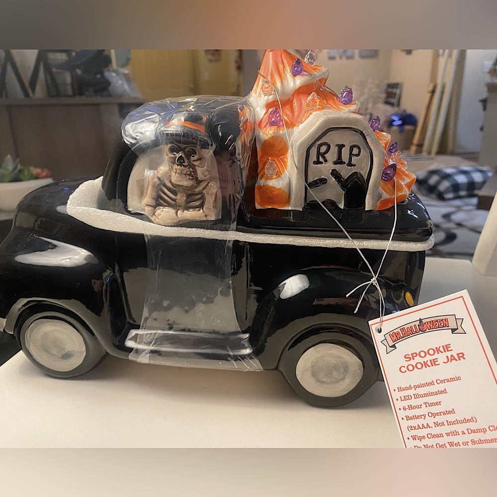 MR HALLOWEEN SPOOKIE COOKIE JAR